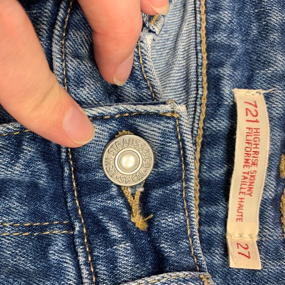 Levi’s 721 High Rise Skinny Jeans - Picture 2 of 3